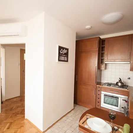 Apartment City Center At Your Door!