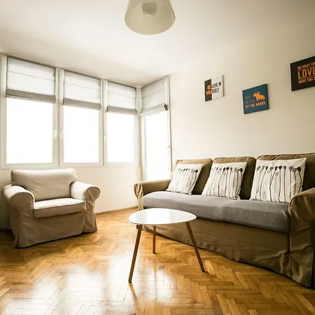 Apartment City Center At Your Door! *